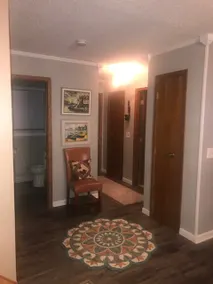 4 bedrooms, 2 bath, fully furnished basement w/bar - Image 4