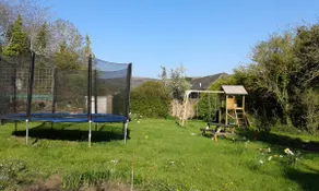 The Elms: family escape with garden, pool & swings - Image 4