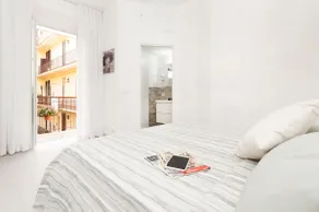 White Flat Termini - Image 4