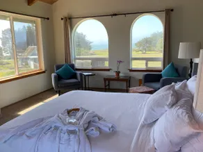 Ocean View Suite with Private Hot Tub - Image 4