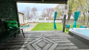 Charming Cottage - Hot Tub/Fire-Pit/Lakeview - Image 5