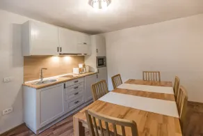 AKI GRAY Apartment - Image 4