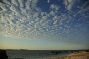 Live with the sea. 5 seconds to the beach, barefoot. Rent the entire building for a free stay. Villa Kukuru - Image 5