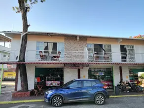 Lakefront apartment - Image 2