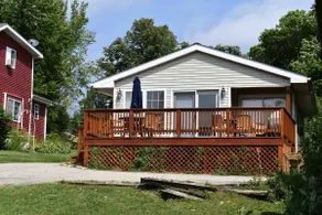 Enjoy Year Round Vacation On Pistakee Lake - Image 4