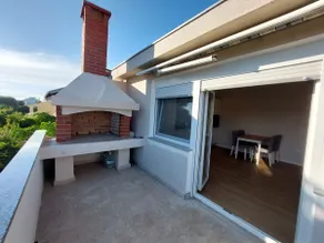 Newly Renovated Beach close 2B App with Seaview - Image 2