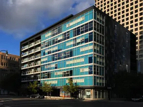 The Velvet Skyline Flat—DOWNTOWN/ARENA/CONV CENTER - Image 2