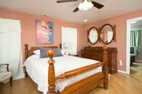 Private 2 Bedroom Suite, 2 miles to LU! NO FEES! - Image 4