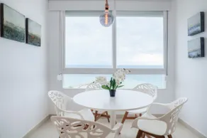 Frontal beach view apartment with spacious balcony - Image 5