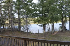 Beautiful Lakeside Cottage - Image 3
