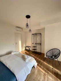 Business Apartment | 3 bedrooms 2 bathrooms | Parking - Image 2