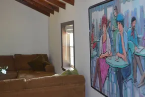 Spacious 2 Bedroom Guesthouse Near the Beach - Image 4