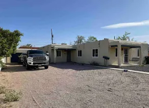 Freshly remodeled fully equipped stay here! - Image 2