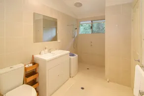 Acacia One - Image 5