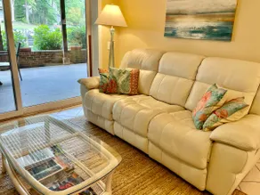 Stunning private waterfront suite - Image 3