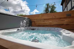 Deluxe Hot Tub & Log Burner - Bramble Cottage - Image 2