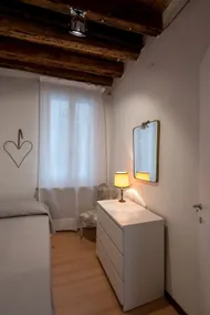 Central apartment with amazing roof garden - Image 4