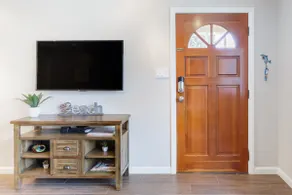 Contemporary Beach Home - Image 3
