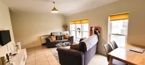 Town centre 2 bedroom 2 bath apartment - Image 4