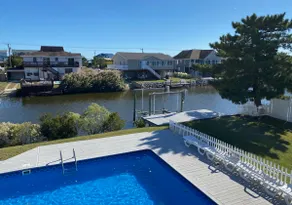 Ocean Pearl- Canal View and Minutes to the beach - Image 3