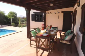 Charmante große 4-Zimmer-Villa mit einem privaten beheizten Pool, WLAN und vieles mehr - Image 4