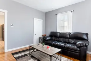 2Bed Unit near Kings Beach Off-Street Parking - Image 3