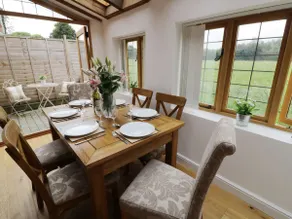 500 year old cottage in Stratford upon Avon - Image 3