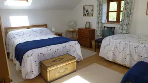 Lovely spacious barn conversion - Image 2