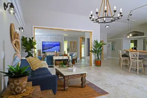 Vero Beach By Beach 8 Beds 2800 Sq Ft 11 Person Huge House Vaulted Ceilings - Image 2