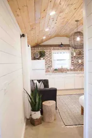 Delightful renovated summer kitchen - Image 4