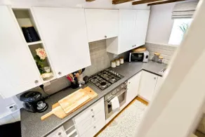 Sleeps 4 stylish cottage close to the Monsal Trail - Image 4