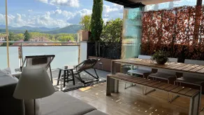 Design penthouse with terrace in the center of Olot - Image 2