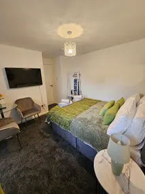 Luxury Studio Stevenage - Image 2