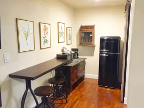 Brown Street Bungalow - Image 4