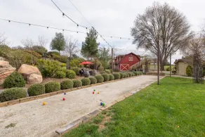 Magnolia Vineyard Winemakers Cottage - Image 4