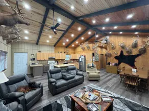 The Country Lodge-Southern Illinois Getaway - Image 5