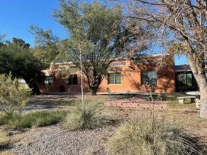 Country House Santa Fe style w/4 rooms at the City - Image 3