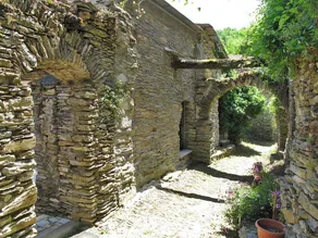House with garden - it008047c2hlp9hzog - Image 2