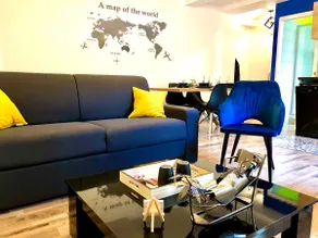 The Black and Wood, close to the center, free parking. - Image 3