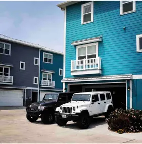 HUGE 4BR/3BA! Pool, Beach & Boat Slip! 4 Car Garage  - Image 2