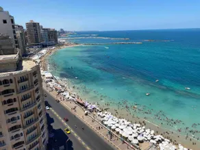 Breathtaking Seaview 3-Bedroom - Image 4