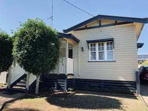 Cosy cottage near town. Backyard for outdoor pets. - Image 2