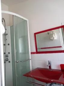 accommodation with outdoor space - Image 3