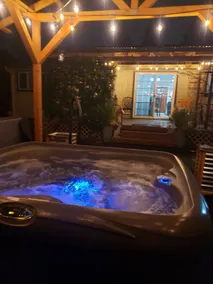 Miranda's Lodge- cozy place with hot tub - Image 5