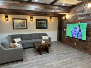 Rustic But Modern Near Tobiano Golf Course! - Image 2