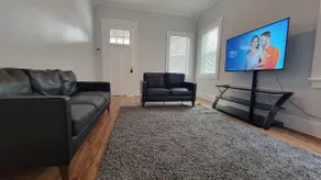 QUIET 2BR house near downtown - Image 2