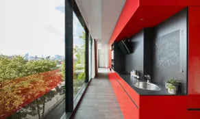 Living Hotel Frankfurt - Image 3