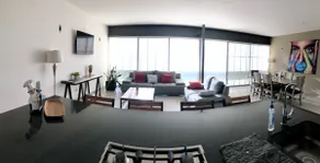 168-Spacious family home with parking - Image 5