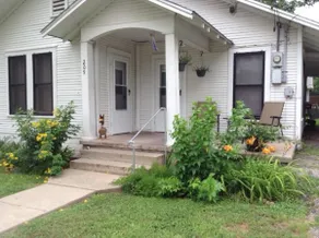 The Barta bungalow in Shiner - Image 3