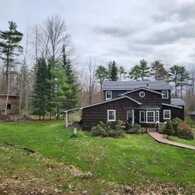 Irish Chalet Home near Long Lake - Image 3